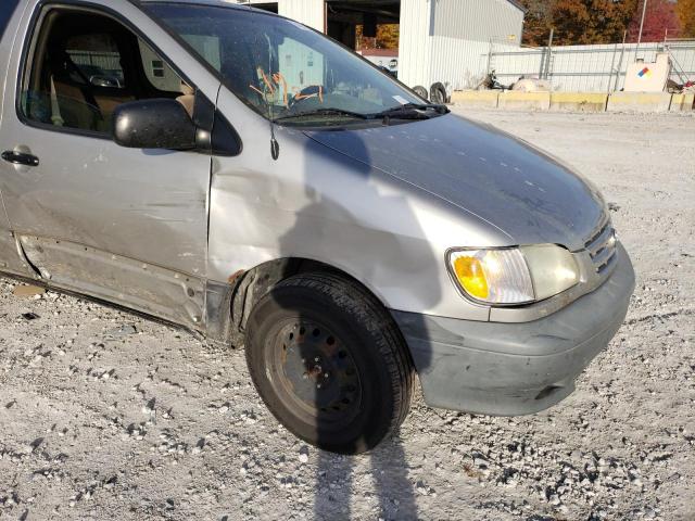 Photo 9 from auction – 2001 TOYOTA SIENNA CE with VIN 4T3ZF19C71U395302
