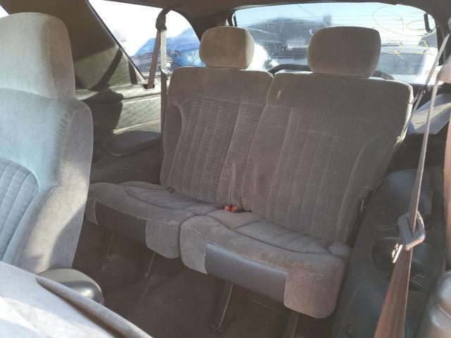 Photo 6 from auction – 2002 CHEVROLET BLAZER with VIN 1GNCT18W12K167341
