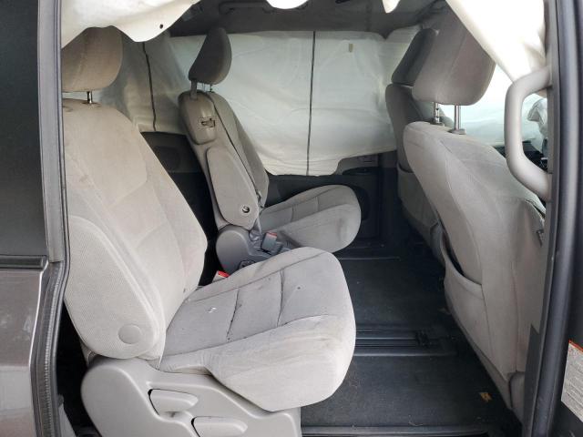 Photo 6 from auction – 2015 TOYOTA SIENNA LE with VIN 5TDKK3DC4FS643949