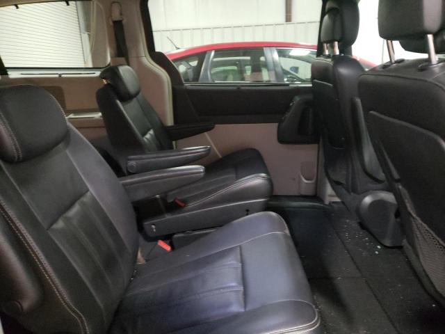Photo 6 from auction – 2010 CHRYSLER TOWN & COU with VIN 2A4RR8DXXAR414987