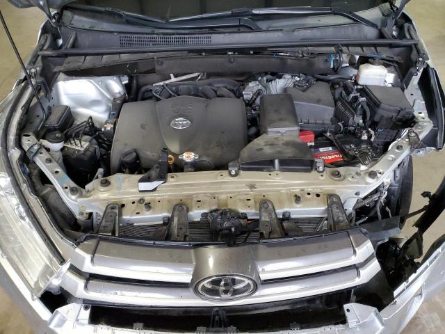 Photo 7 from auction – 2018 TOYOTA HIGHLANDER with VIN 5TDKZRFH5JS537011