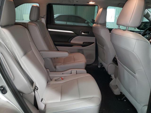 Photo 6 from auction – 2018 TOYOTA HIGHLANDER with VIN 5TDKZRFH5JS537011