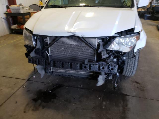 Photo 9 from auction – 2016 CHRYSLER TOWN & COU with VIN 2C4RC1BG5GR296468