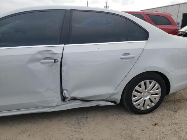 Photo 9 from auction – 2017 VOLKSWAGEN JETTA S with VIN 3VW2B7AJXHM415917