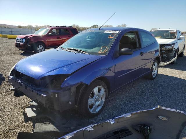 Photo 2 from auction – 2005 FORD FOCUS ZX3 with VIN 3FAFP31N25R136354