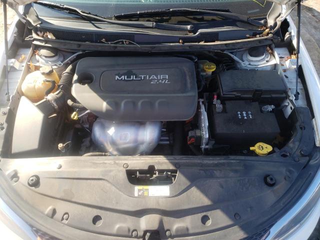 Photo 7 from auction – 2015 CHRYSLER 200 LIMITE with VIN 1C3CCCAB2FN691361