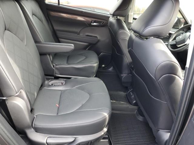 Photo 6 from auction – 2022 TOYOTA HIGHLANDER with VIN 5TDFZRBH2NS184272