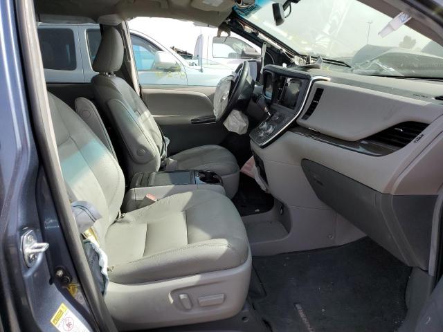Photo 5 from auction – 2017 TOYOTA SIENNA XLE with VIN 5TDYZ3DC0HS849813