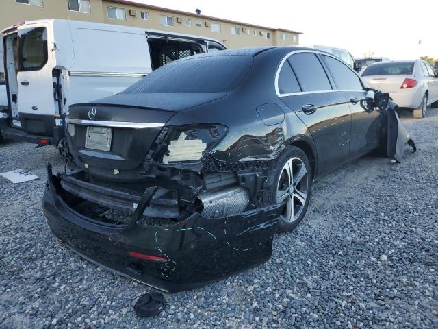 Photo 4 from auction – 2017 MERCEDES-BENZ E 300 with VIN WDDZF4JB5HA130400