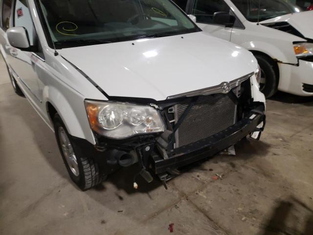 Photo 9 from auction – 2010 CHRYSLER TOWN & COU with VIN 2A4RR5D1XAR421075