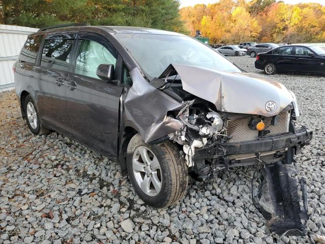 TOYOTA SIENNA LE 2015 with VIN 5TDKK3DC4FS643949 - Photo from auction