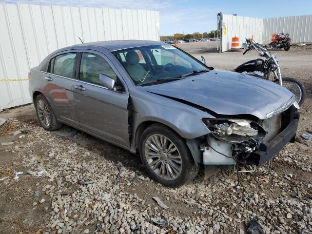 Photo 4 from auction – 2013 CHRYSLER 200 LIMITE with VIN 1C3CCBCG2DN580017