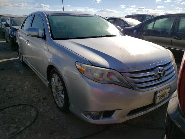 TOYOTA AVALON BAS 2011 مع رقم تعريف المركبة 4T1BK3DB8BU381975 - صورة من المزاد
