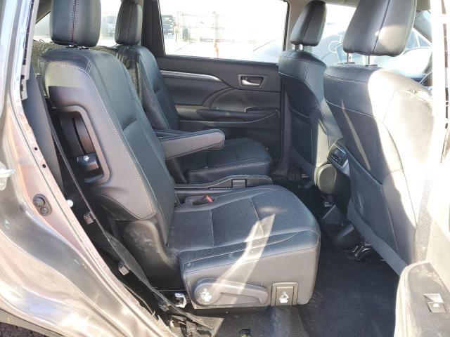 Photo 6 from auction – 2017 TOYOTA HIGHLANDER with VIN 5TDDZRFH2HS402877