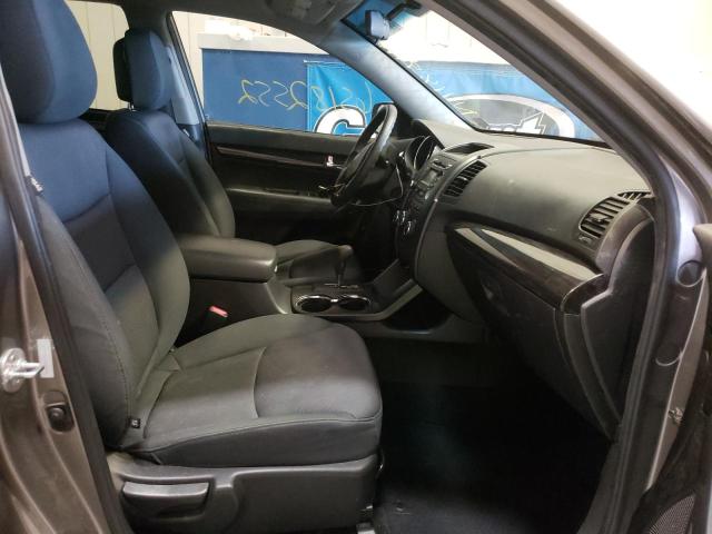 Photo 5 from auction – 2013 KIA SORENTO LX with VIN 5XYKTCA61DG341816