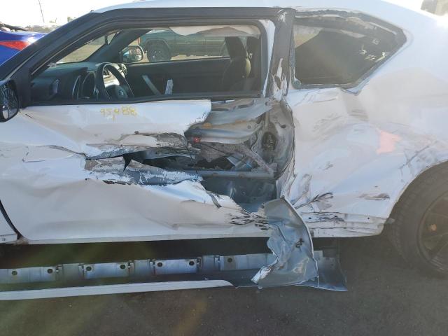 Photo 9 from auction – 2014 TOYOTA SCION TC with VIN JTKJF5C75E3069984