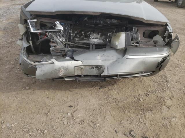 Photo 9 from auction – 2003 MERCURY GRAND MARQ with VIN 2MEFM75WX3X682300