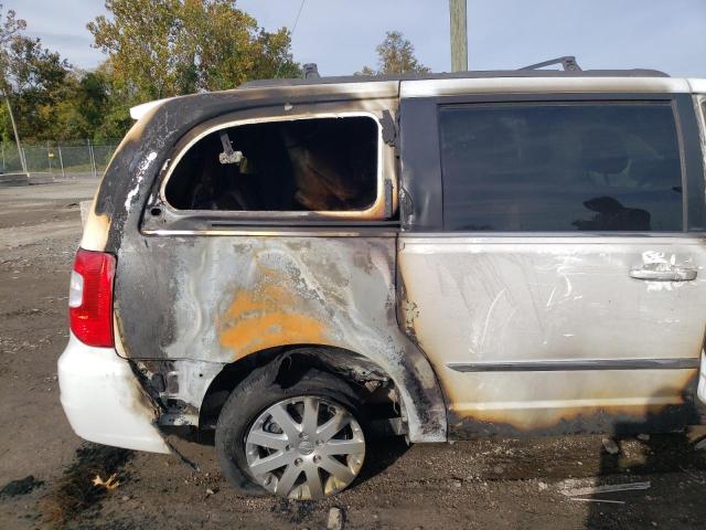 Photo 9 from auction – 2014 CHRYSLER TOWN & COU with VIN 2C4RC1BG1ER294410