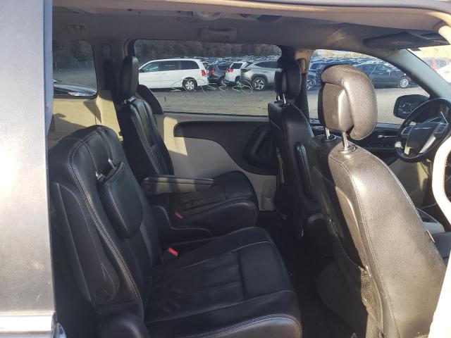 Photo 6 from auction – 2016 CHRYSLER TOWN & COU with VIN 2C4RC1BG8GR297338