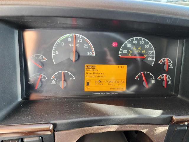 Photo 8 from auction – 2015 VOLVO VN VNL with VIN 4V4NC9EG2FN178337