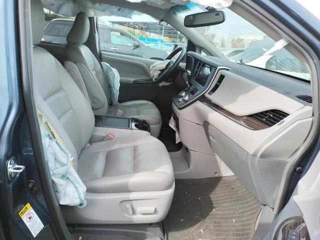 Photo 5 from auction – 2017 TOYOTA SIENNA XLE with VIN 5TDYZ3DC3HS826672
