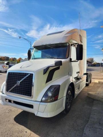 Photo 2 from auction – 2015 VOLVO VN VNL with VIN 4V4NC9EG2FN178337