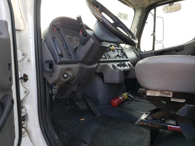 Photo 5 from auction – 2006 FREIGHTLINER M2 112 MED with VIN 1FVAC4DA56HW90185