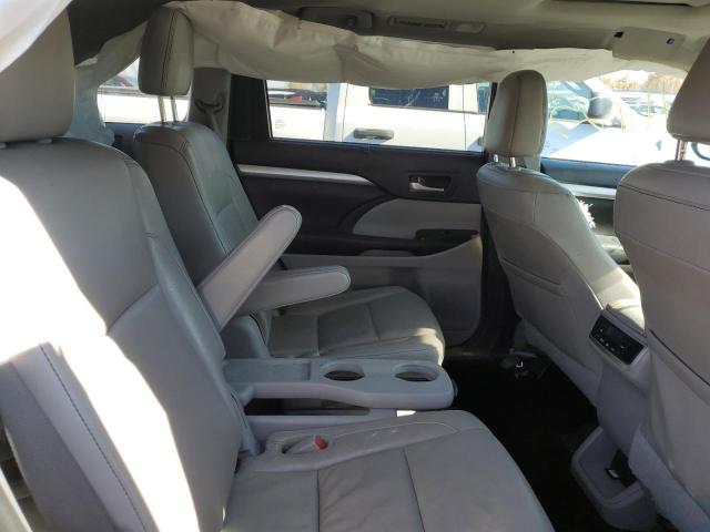 Photo 6 from auction – 2017 TOYOTA HIGHLANDER with VIN 5TDJZRFH4HS419232