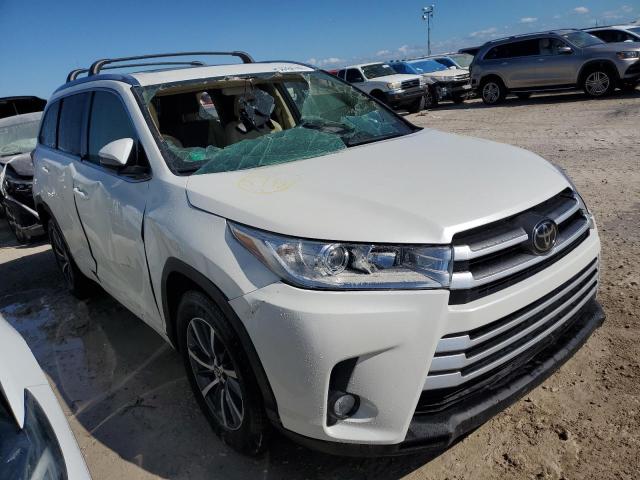 TOYOTA HIGHLANDER 2017 with VIN 5TDKZRFH6HS507820 - Photo from auction