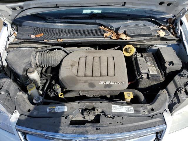 Photo 7 from auction – 2016 CHRYSLER TOWN & COU with VIN 2C4RC1BG2GR300945