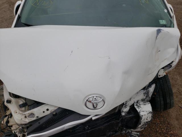 Photo 7 from auction – 2015 TOYOTA SIENNA XLE with VIN 5TDYK3DC2FS566217