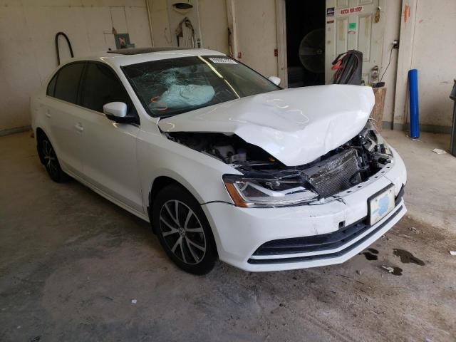 VOLKSWAGEN JETTA SE 2018 with VIN 3VWDB7AJ5JM260854 - Photo from auction