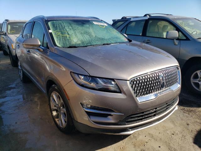 Photo 2 from auction – 2019 LINCOLN MKC SELECT with VIN 5LMCJ2C95KUL11993