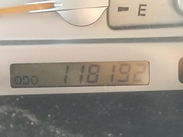 Photo 8 from auction – 2003 TOYOTA CAMRY LE with VIN 4T1BF32K23U559937