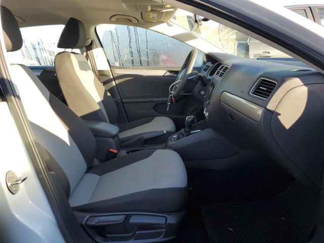 Photo 5 from auction – 2017 VOLKSWAGEN JETTA S with VIN 3VW2B7AJ1HM242773