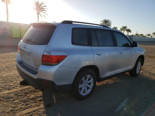 Photo 4 from auction – 2011 TOYOTA HIGHLANDER with VIN 5TDBK3EH0BS087899