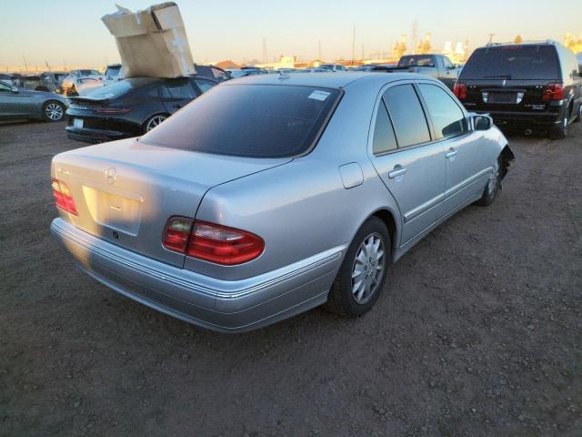 Photo 4 from auction – 2001 MERCEDES-BENZ E 320 with VIN WDBJF65J31B329044