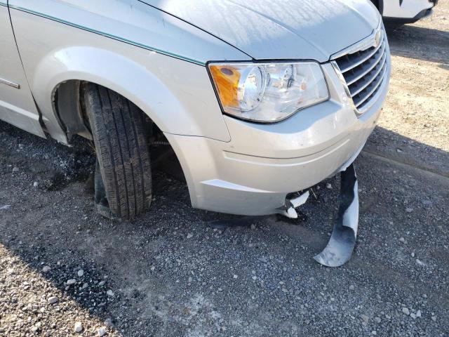 Photo 9 from auction – 2010 CHRYSLER TOWN & COU with VIN 2A4RR5D1XAR266740