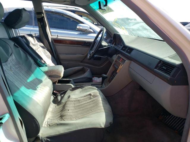 Photo 5 from auction – 1994 MERCEDES-BENZ E 320 with VIN WDBEA92EXRF274489