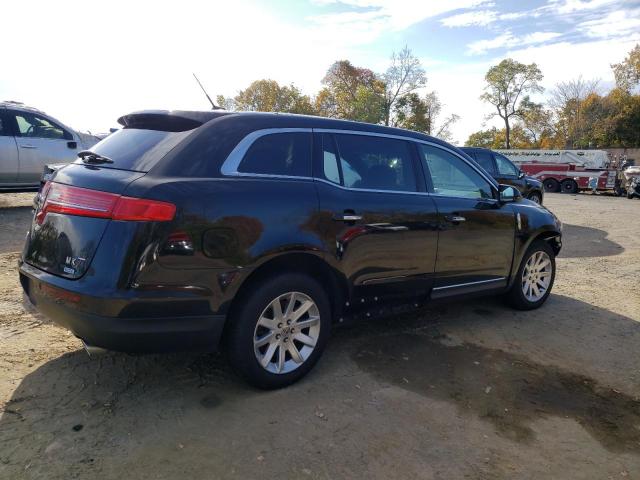 Photo 4 from auction – 2017 LINCOLN MKT with VIN 2LMHJ5NK0HBL01904