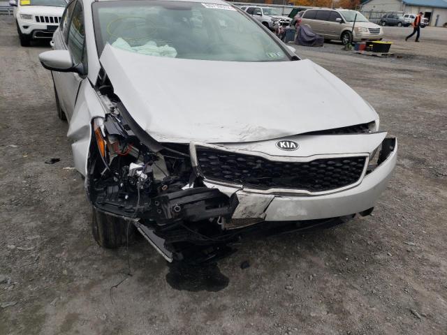 Photo 9 from auction – 2017 KIA FORTE LX with VIN 3KPFK4A7XHE032349
