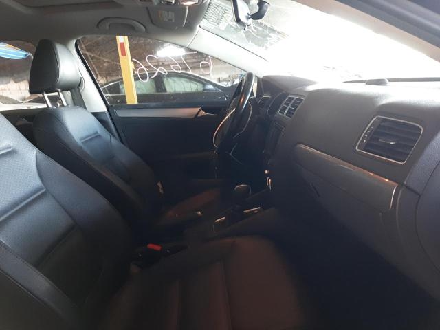 Photo 5 from auction – 2017 VOLKSWAGEN JETTA SE with VIN 3VWDB7AJ4HM246292