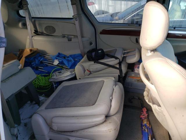 Photo 6 from auction – 2005 CHRYSLER TOWN & COU with VIN 2C8GP64L25R128835