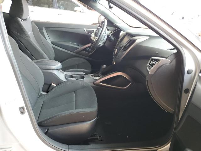 Photo 5 from auction – 2017 HYUNDAI VELOSTER with VIN KMHTC6AD9HU312939