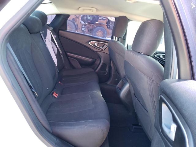 Photo 6 from auction – 2015 CHRYSLER 200 LIMITE with VIN 1C3CCCAB8FN696340
