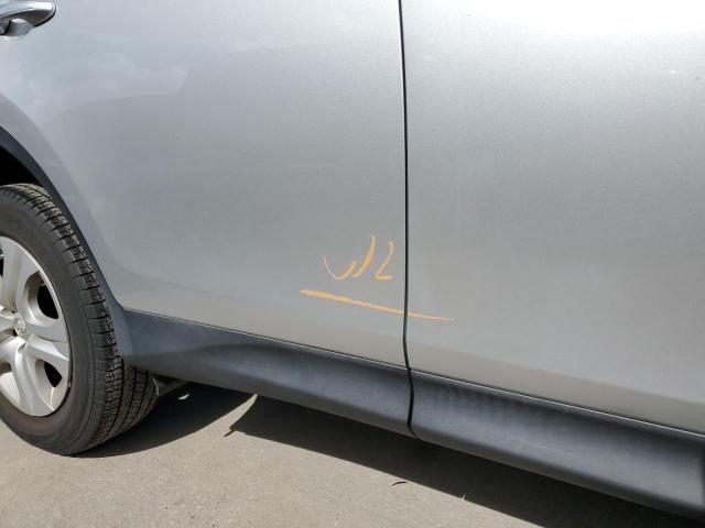 Photo 9 from auction – 2015 TOYOTA RAV4 LE with VIN JTMZFREV5FJ031598