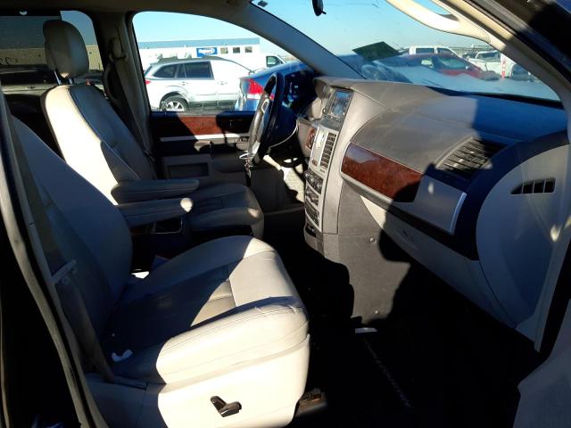 Photo 5 from auction – 2010 CHRYSLER TOWN & COU with VIN 2A4RR8DX4AR382182