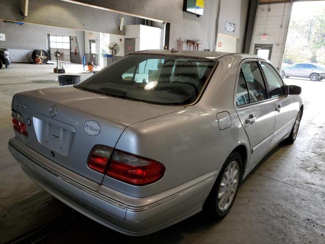 Photo 4 from auction – 2001 MERCEDES-BENZ E 320 with VIN WDBJF65J01B298531