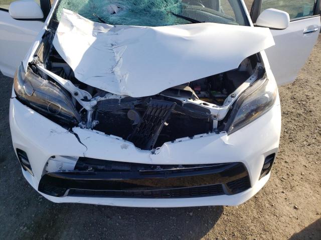 Photo 7 from auction – 2018 TOYOTA SIENNA SE with VIN 5TDXZ3DC5JS921171