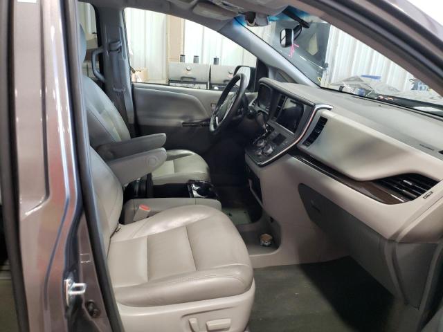 Photo 5 from auction – 2017 TOYOTA SIENNA XLE with VIN 5TDYZ3DC7HS855396
